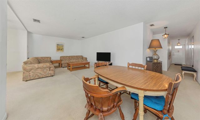 5750 80TH STREET N B-206, St Petersburg, FL 33709