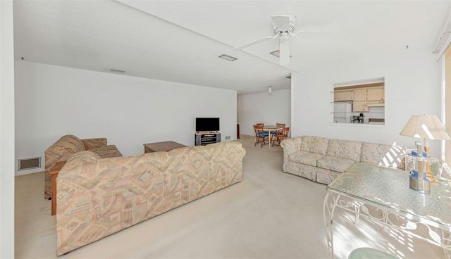 5750 80TH STREET N B-206, St Petersburg, FL 33709