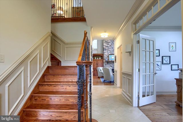 6445 MCCORMICK LN, Harrisburg, PA 17111