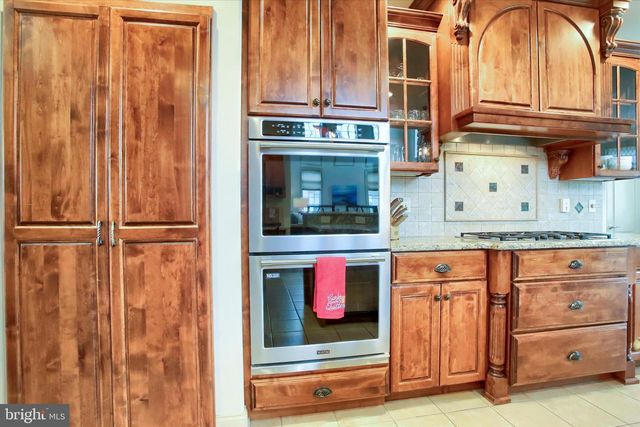 6445 MCCORMICK LN, Harrisburg, PA 17111