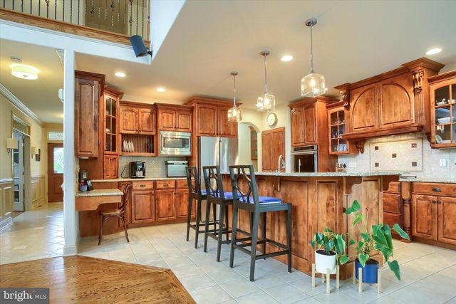 6445 MCCORMICK LN, Harrisburg, PA 17111