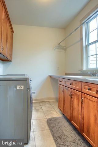 6445 MCCORMICK LN, Harrisburg, PA 17111