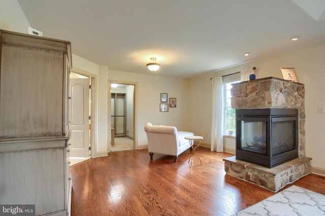 6445 MCCORMICK LN, Harrisburg, PA 17111