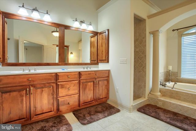6445 MCCORMICK LN, Harrisburg, PA 17111