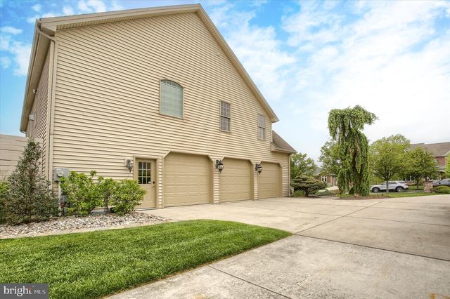 6445 MCCORMICK LN, Harrisburg, PA 17111
