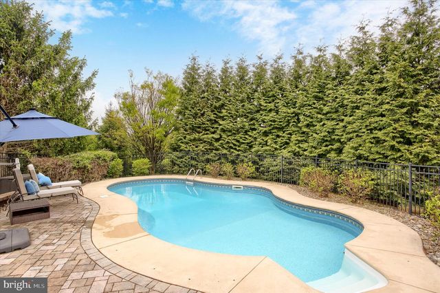 6445 MCCORMICK LN, Harrisburg, PA 17111