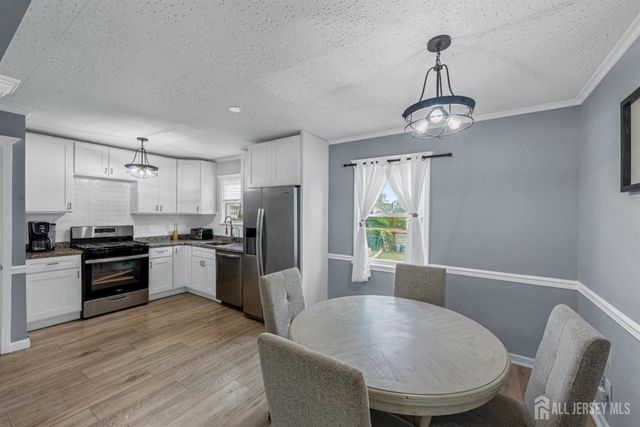 304 Maple Avenue, Middlesex, NJ 07080