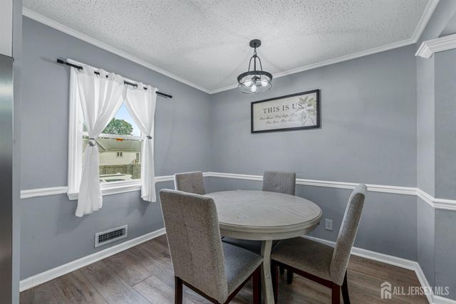 304 Maple Avenue, Middlesex, NJ 07080