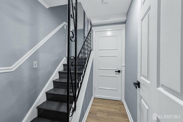 304 Maple Avenue, Middlesex, NJ 07080
