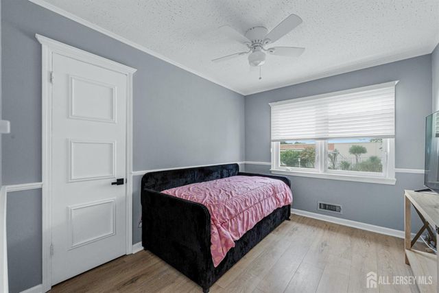 304 Maple Avenue, Middlesex, NJ 07080