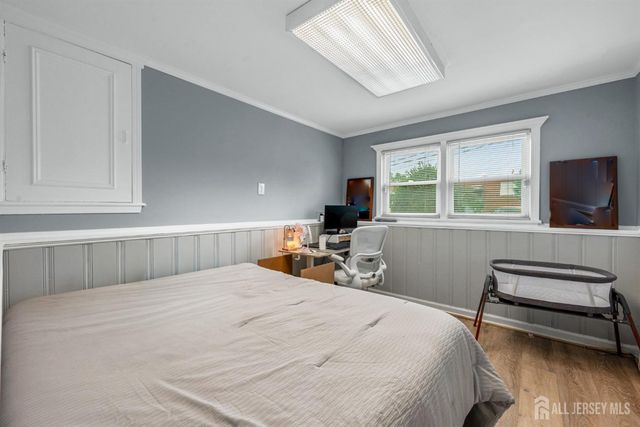 304 Maple Avenue, Middlesex, NJ 07080