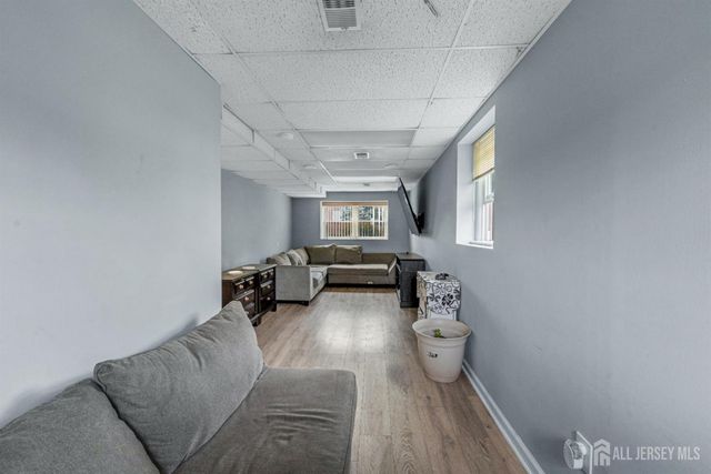 304 Maple Avenue, Middlesex, NJ 07080