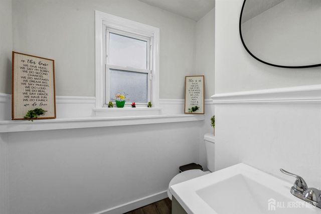 304 Maple Avenue, Middlesex, NJ 07080