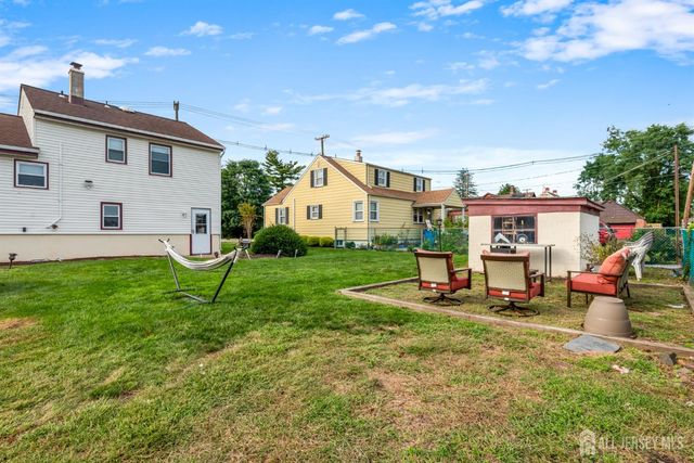 304 Maple Avenue, Middlesex, NJ 07080
