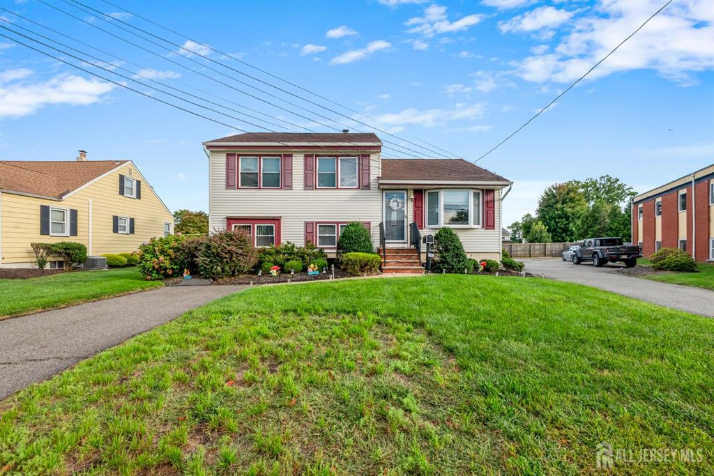 304 Maple Avenue, Middlesex, NJ 07080