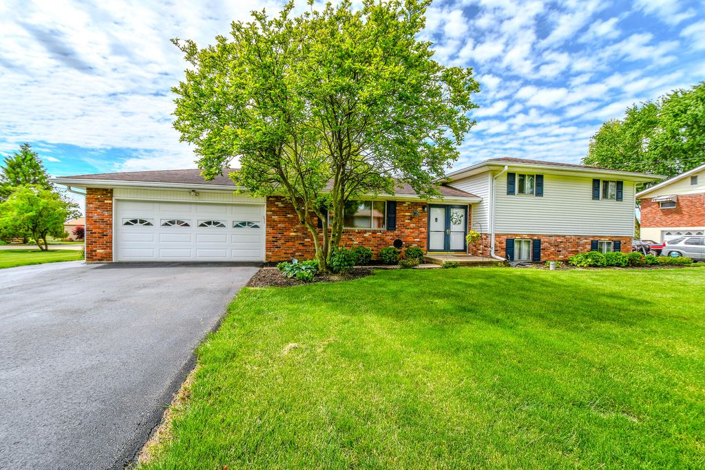 10833 Kendig Road 10833 Kendig Road, New Carlisle, OH 45344