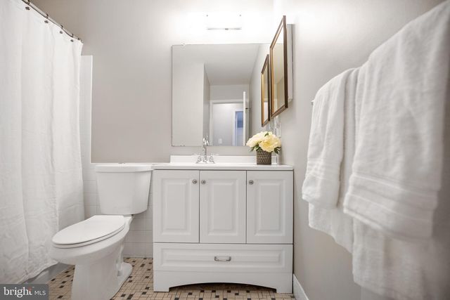 135 KINGS CROFT, Cherry Hill, NJ 08034