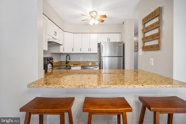 135 KINGS CROFT, Cherry Hill, NJ 08034