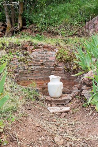 151 Ruxton Avenue, Manitou Springs, CO 80829