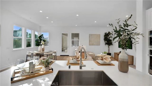 113 Junco, Irvine, CA 92618