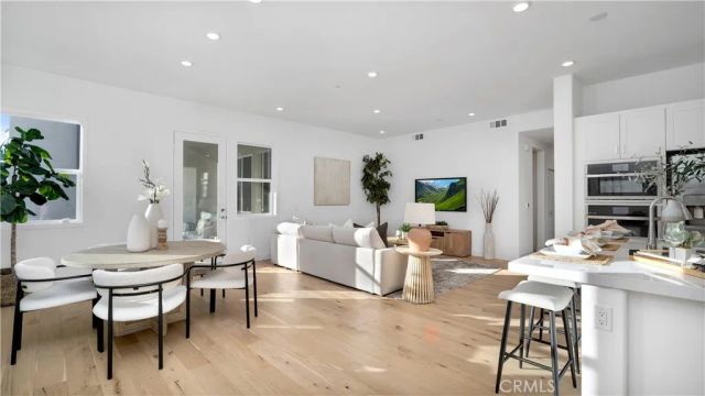 113 Junco, Irvine, CA 92618