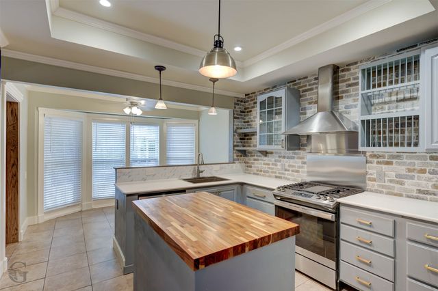 1163 Gilbert Drive, Bossier City, LA 71112