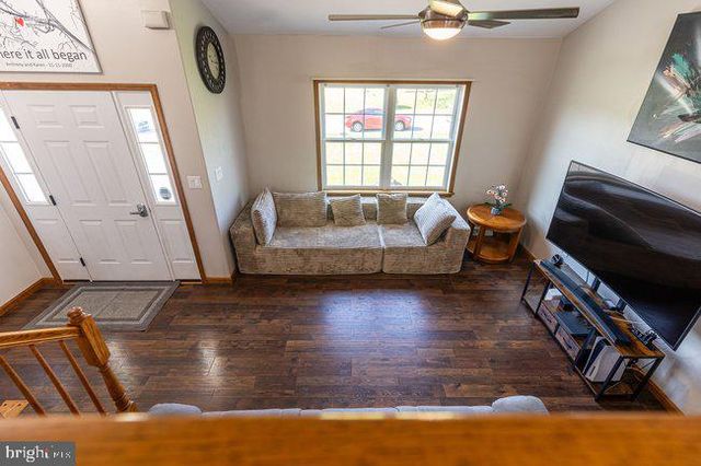 1753 RAVEN DRIVE, Chambersburg, PA 17202