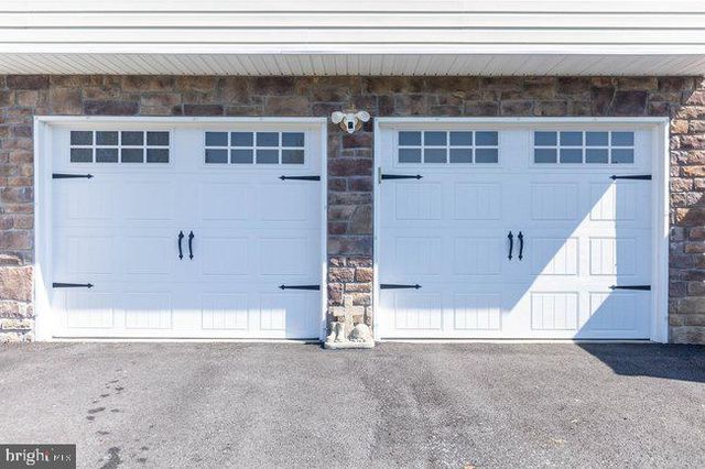 1753 RAVEN DRIVE, Chambersburg, PA 17202
