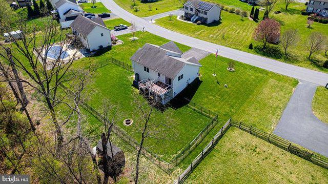 1753 RAVEN DRIVE, Chambersburg, PA 17202