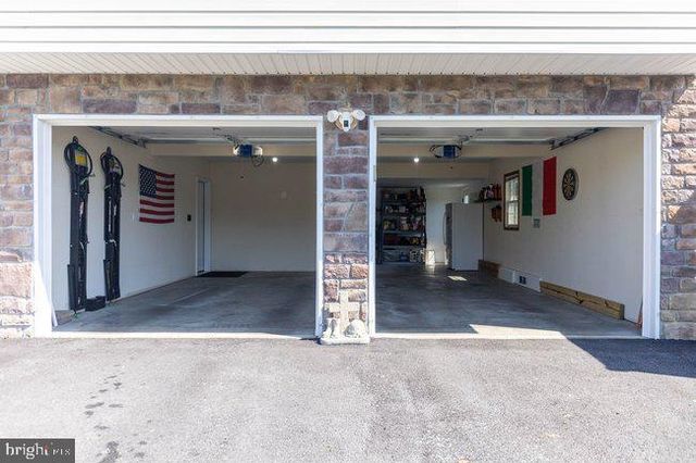1753 RAVEN DRIVE, Chambersburg, PA 17202