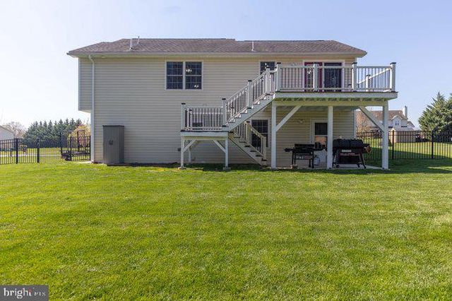 1753 RAVEN DRIVE, Chambersburg, PA 17202