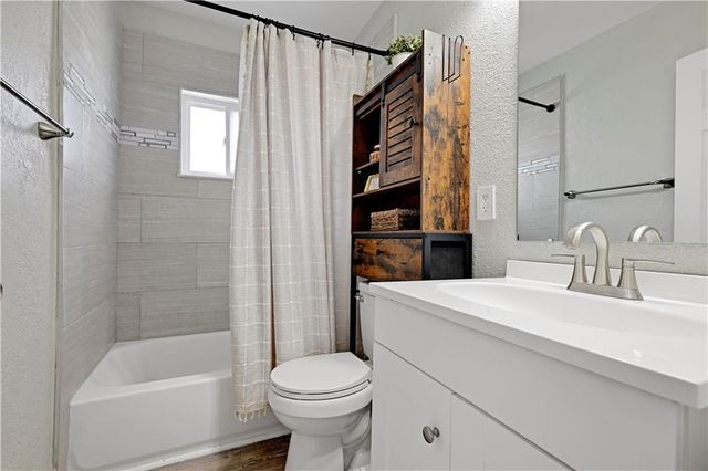 7300 Tracy Avenue, Kansas City, MO 64131