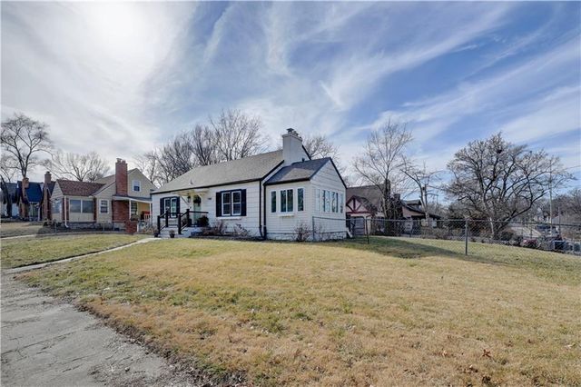 7300 Tracy Avenue, Kansas City, MO 64131