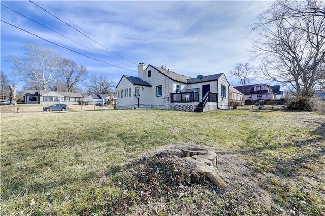 7300 Tracy Avenue, Kansas City, MO 64131