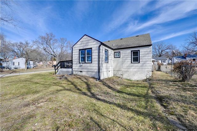 7300 Tracy Avenue, Kansas City, MO 64131