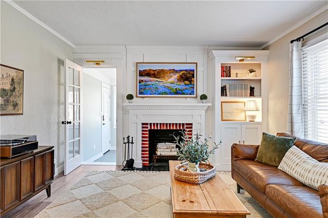 7300 Tracy Avenue, Kansas City, MO 64131