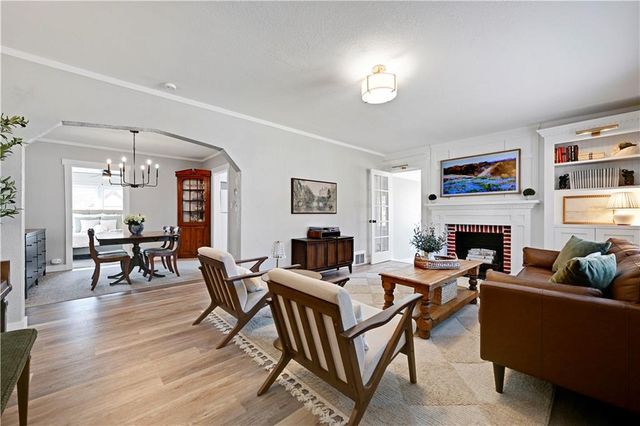 7300 Tracy Avenue, Kansas City, MO 64131