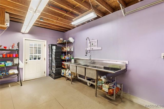 7073 N Lecanto Highway, Hernando, FL 34442