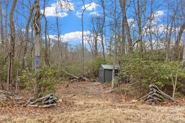 87 Trails End Road 28, Little Switzerland, NC 28749