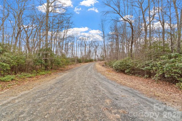 87 Trails End Road 28, Little Switzerland, NC 28749