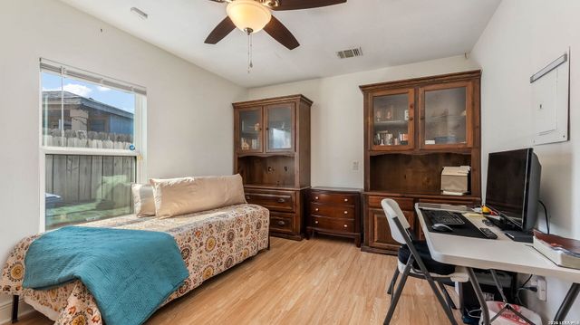 5915 Hidden Iron Cir, San Antonio, TX 78250