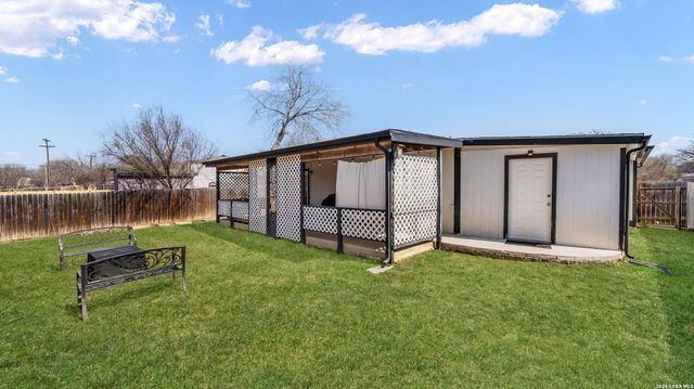 5915 Hidden Iron Cir, San Antonio, TX 78250