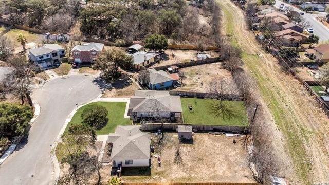 5915 Hidden Iron Cir, San Antonio, TX 78250