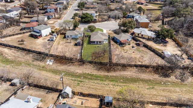 5915 Hidden Iron Cir, San Antonio, TX 78250