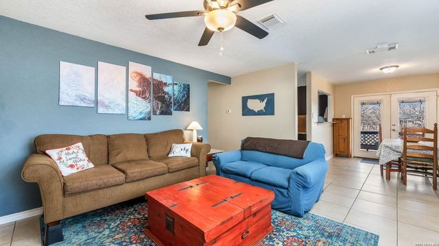 5915 Hidden Iron Cir, San Antonio, TX 78250