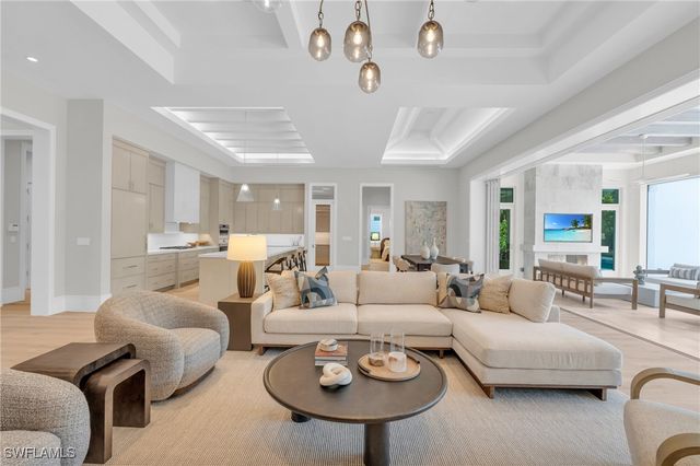 3353 Binnacle DR, Naples, FL 34103