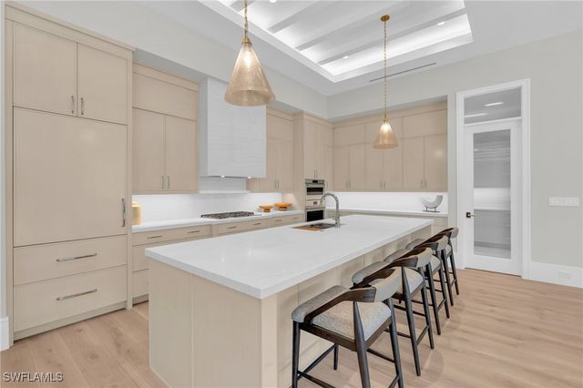 3353 Binnacle DR, Naples, FL 34103