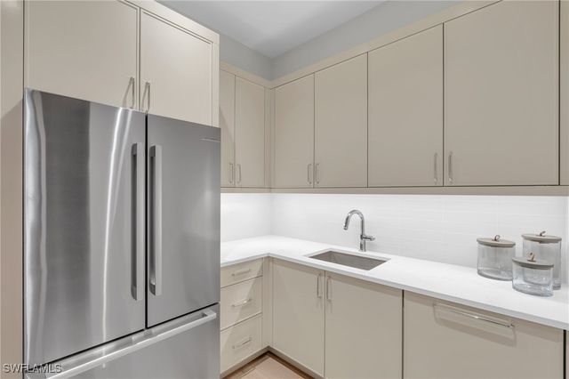 3353 Binnacle DR, Naples, FL 34103