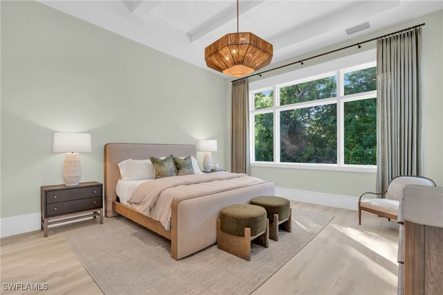 3353 Binnacle DR, Naples, FL 34103