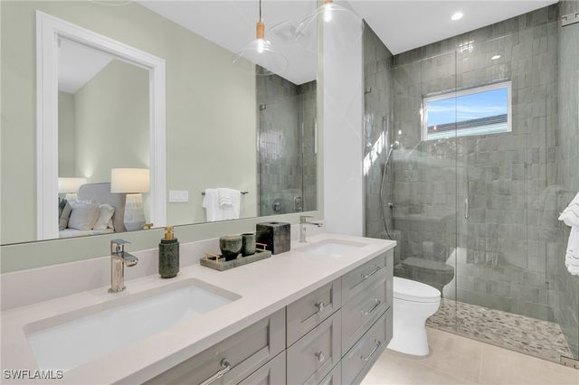 3353 Binnacle DR, Naples, FL 34103